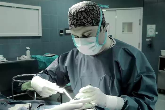 بهترین جراح اتوپلاستی آقا [ تهران – محله پاسداران ]